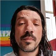 Bonjour, ayant une aisance en lecture publique, je mets à disposition mon expérience en tant que bibliothécaire et animateur.